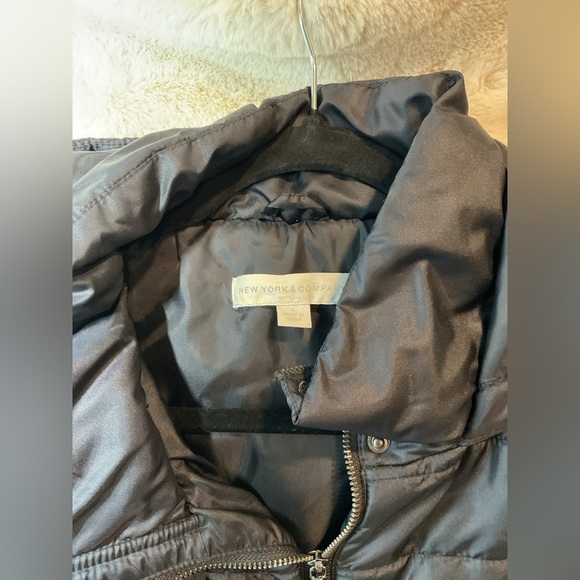 New York & Company Women's Black Puffer Vest - Picture 2 of 3